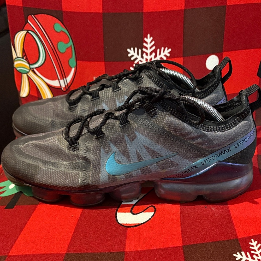 Nike Air Vapormax 2019 Throwback Future Shoes Women's Size 10.5 Gray Black Laser